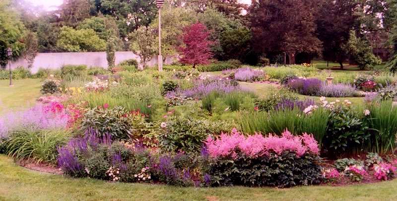 Photo Of An English Garden Example